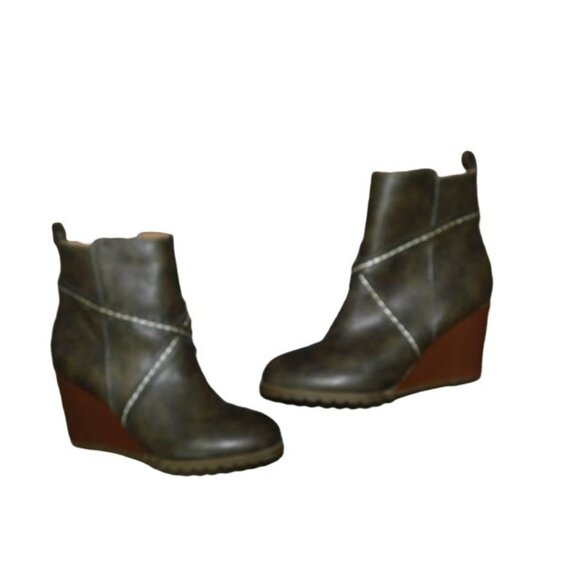 Diba Size 10M Side Zip Wedge Heel Faux Leather Ankle Boots Casual - Picture 1 of 3